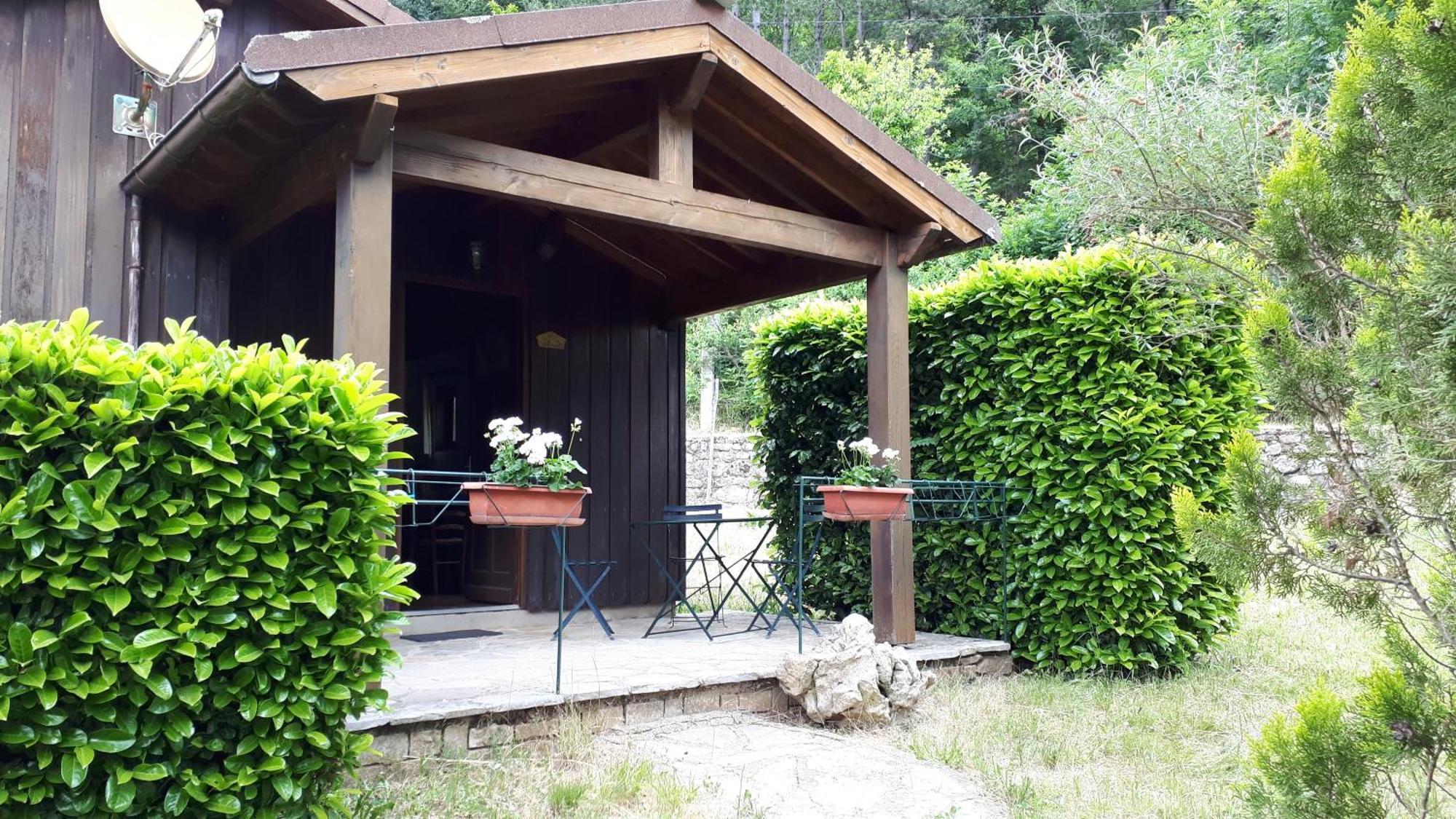 Les Chalets Du Roc Alzon Exteriör bild