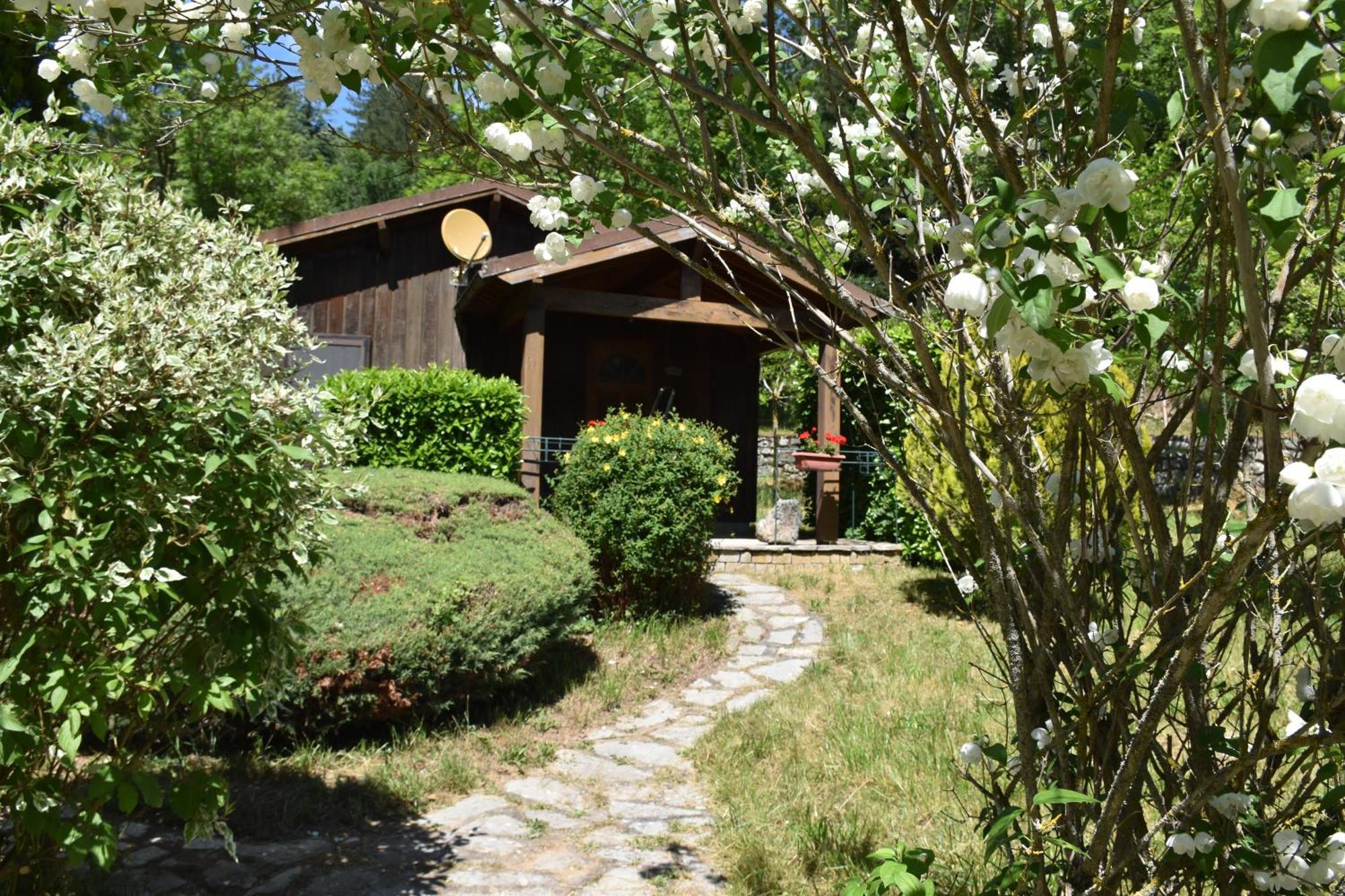Les Chalets Du Roc Alzon Exteriör bild